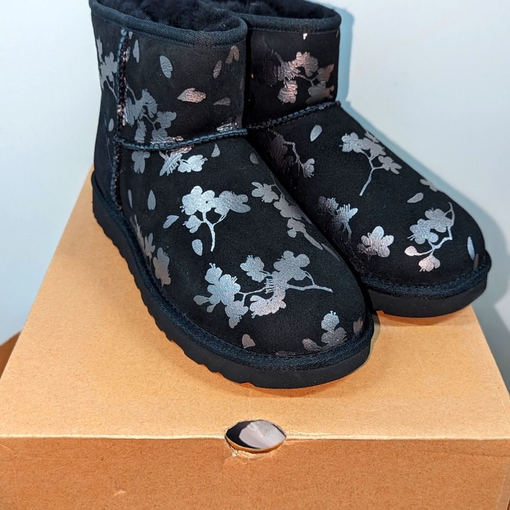 UGG Women's Classic MiniFloral Foil Black Boots